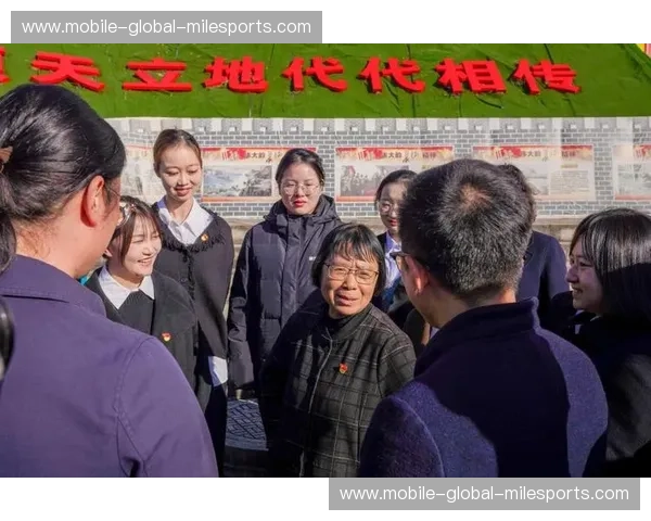 邱炮谋VS平庸时代：揭秘财富突围的“深水炸弹”与思维巷战